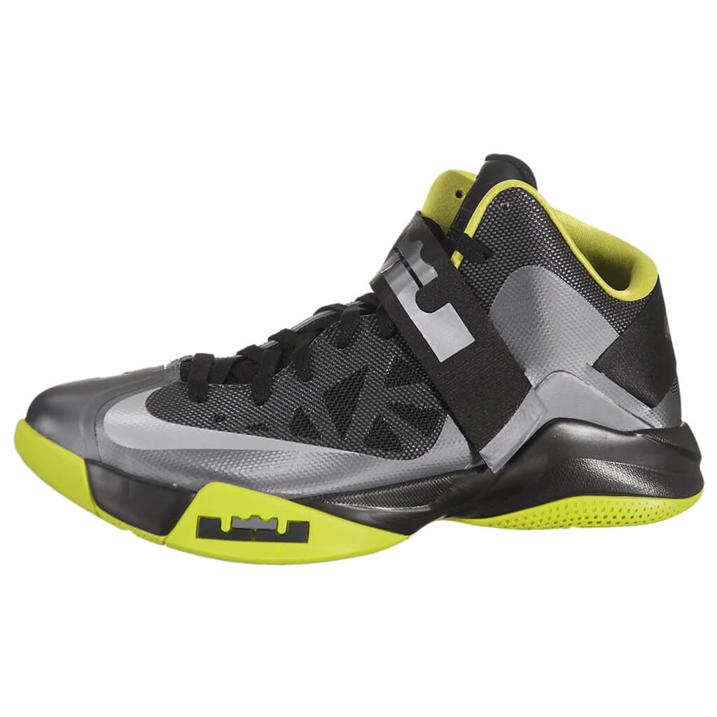 widest nike basketball shoes
